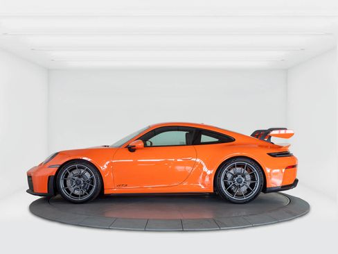 Used 2026 Porsche 911 GT3 RWD image 2