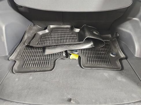 Used 2019 Toyota RAV4 XLE AWD/4WD image 33