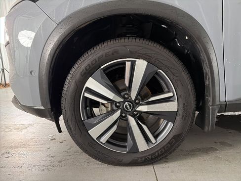 Used 2022 Nissan Rogue SL w/ SL Premium Package image 4