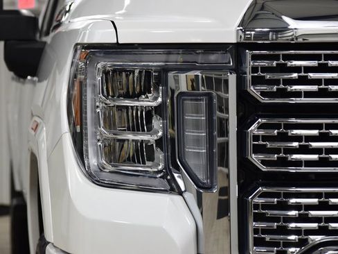 Used 2023 GMC Sierra 3500 Denali w/ Denali Ultimate Package image 12