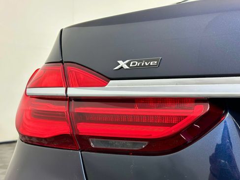 Used 2018 BMW 750i xDrive AWD/4WD image 13