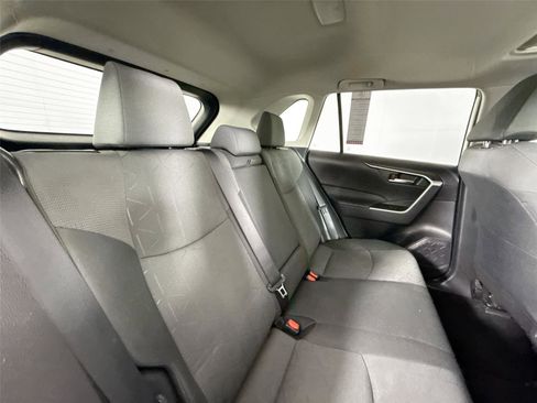 Certified 2022 Toyota RAV4 XLE image 40