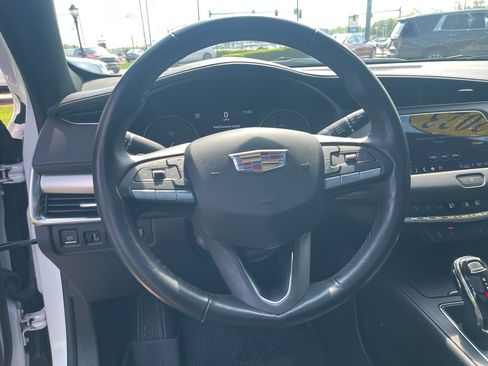 Used 2023 Cadillac XT4 Premium Luxury w/ LPO, ONYX Package AWD/4WD image 19