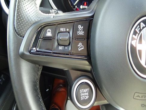 Used 2024 Alfa Romeo Stelvio Sprint image 22