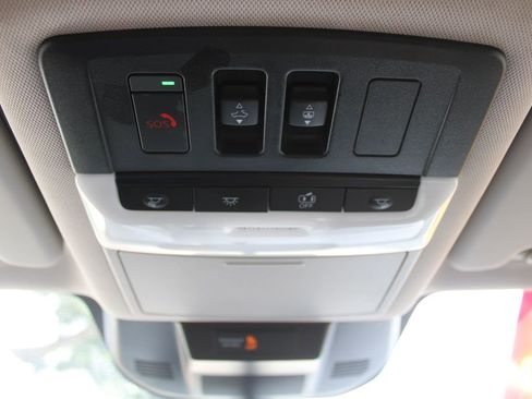 Used 2024 Nissan Rogue SV w/ SV Premium Package FWD image 55