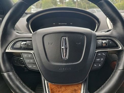 Used 2019 Lincoln Nautilus Reserve FWD image 16
