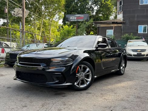 Used 2020 Dodge Charger SXT AWD/4WD image 2