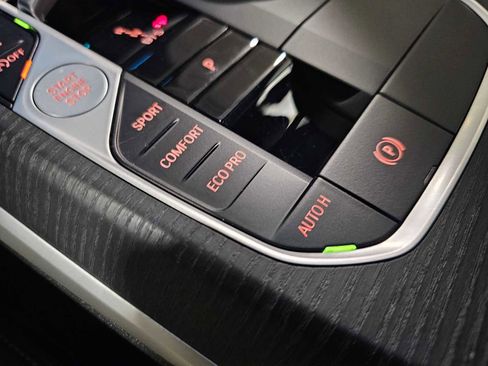 Used 2025 BMW 330i xDrive Sedan w/ M Sport Package image 22