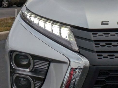 New 2025 Mitsubishi Eclipse Cross LE image 10