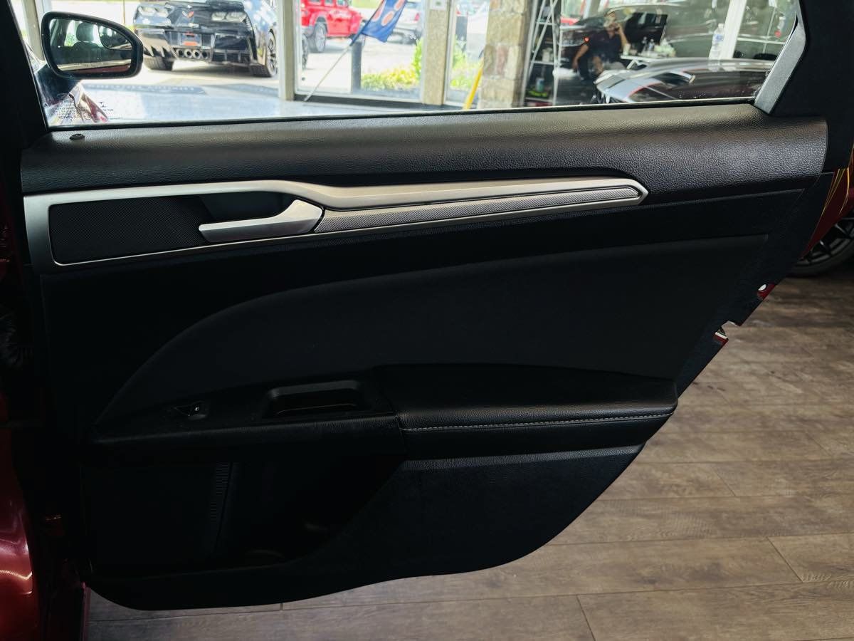 Used 2018 Ford Fusion SE w/ Fusion SE Technology Package FWD image 33
