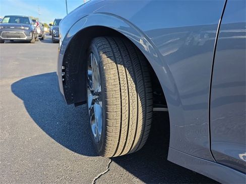 Used 2023 Kia K5 EX image 38