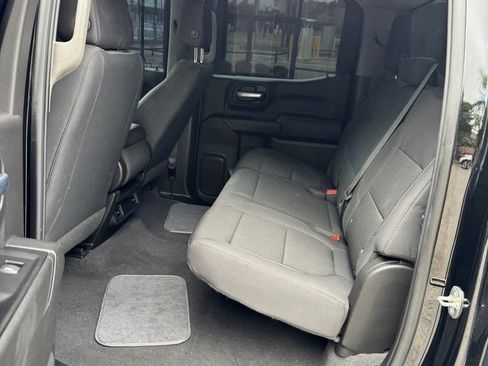 Used 2020 Chevrolet Silverado 1500 Custom w/ Custom Value Package RWD image 10