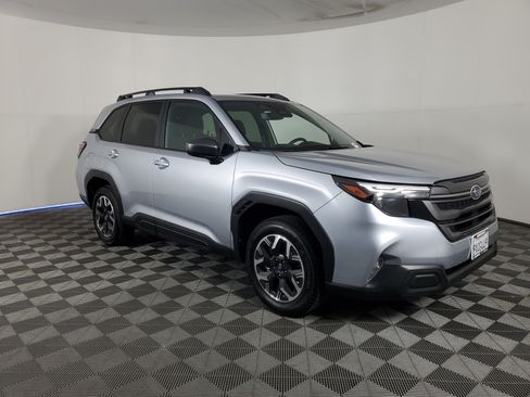 Used 2026 Subaru Forester Premium AWD/4WD image 2