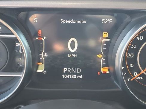 Used 2023 Jeep Gladiator Sport image 9