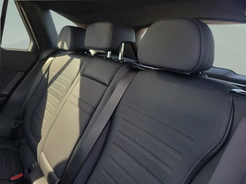 Certified 2026 Mercedes-Benz GLC 300 image 10