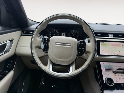 Used 2018 Land Rover Range Rover Velar R-Dynamic HSE image 14