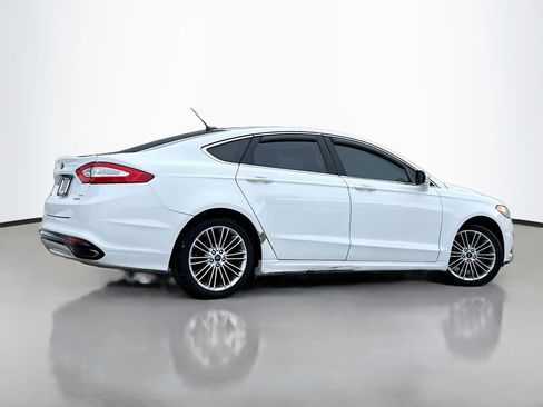 Used 2015 Ford Fusion SE w/ Equipment Group 202A image 2