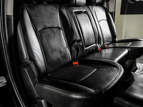 Used 2014 RAM 3500 Laramie w/ Convenience Group AWD/4WD image 29