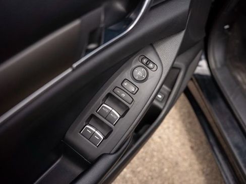 Used 2018 Honda Accord LX image 13