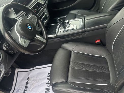 Used 2021 BMW 750i xDrive w/ Executive Package image 10