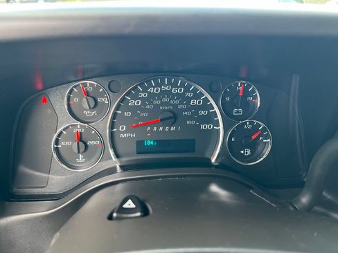 Used 2025 Chevrolet Express 2500 w/ Driver Convenience Package RWD image 33