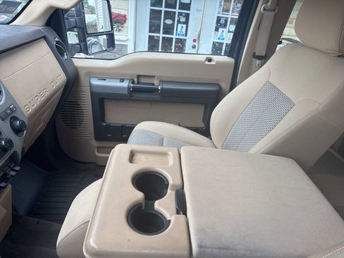 Used 2016 Ford F250 XLT w/ XLT Value Package AWD/4WD image 15