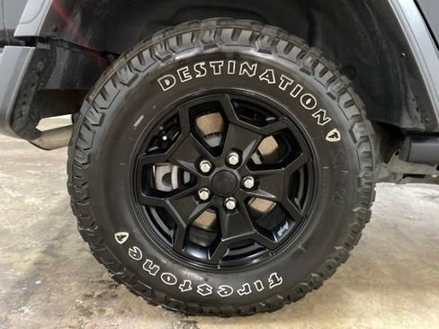 Used 2023 Jeep Wrangler Unlimited w/ Sun & Screen Package AWD/4WD image 31