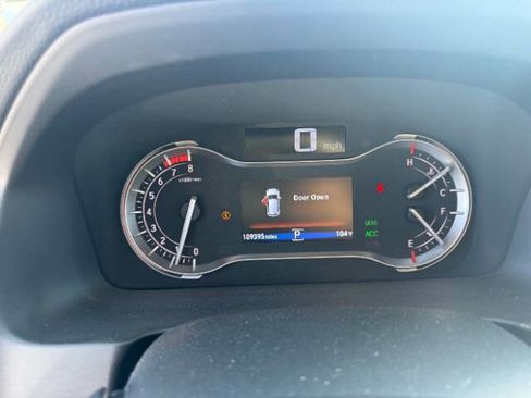 Used 2016 Honda Pilot Touring image 12