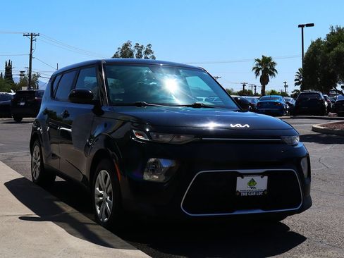 Used 2022 Kia Soul LX FWD image 14