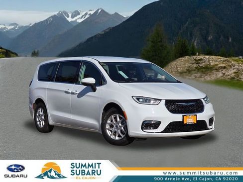 Used 2023 Chrysler Pacifica Touring-L image 1