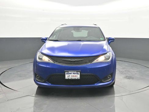 Used 2019 Chrysler Pacifica Touring-L Plus w/ Advanced Safetytec Group FWD image 3