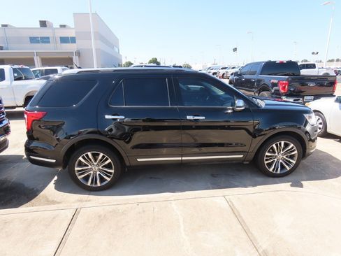 Used 2018 Ford Explorer Platinum AWD/4WD image 10