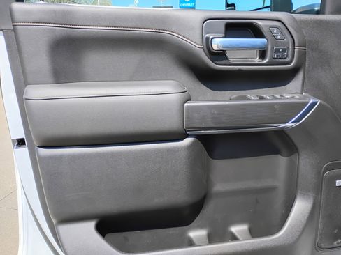 Used 2022 GMC Sierra 2500 AT4 w/ AT4 Preferred Package image 15