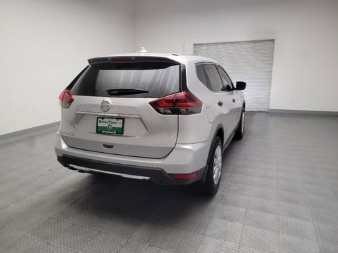 Used 2020 Nissan Rogue S FWD image 7