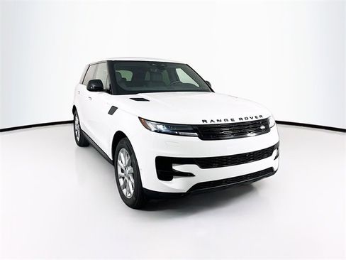 Used 2025 Land Rover Range Rover Sport SE image 3