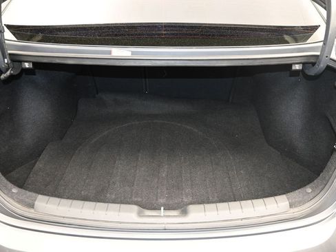 Used 2020 Hyundai Elantra SE FWD image 11