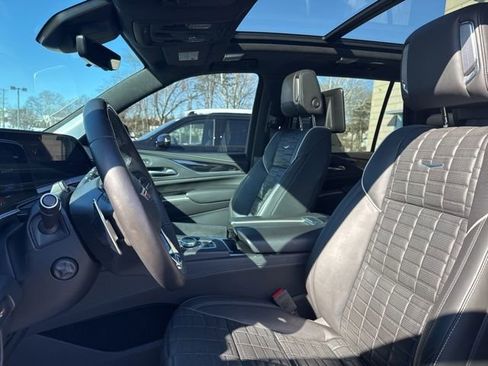 Used 2023 Cadillac Escalade V image 17