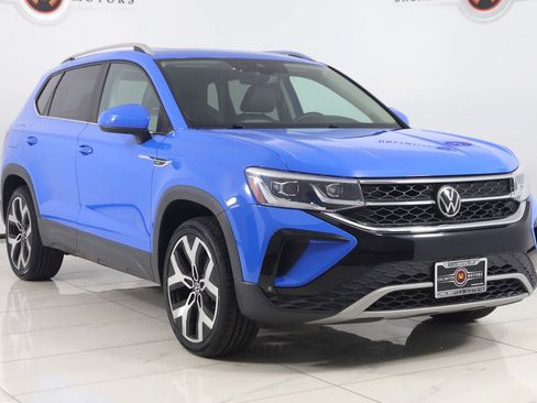 Used 2022 Volkswagen Taos SEL w/ Panoramic Sunroof Package AWD/4WD image 20