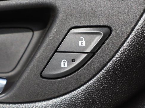 Used 2023 Chevrolet Equinox LT w/ Driver Convenience Package FWD image 16
