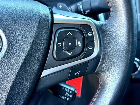 Used 2017 Toyota Camry SE image 12