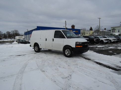 Used 2021 Chevrolet Express 2500 w/ Driver Convenience Package image 30