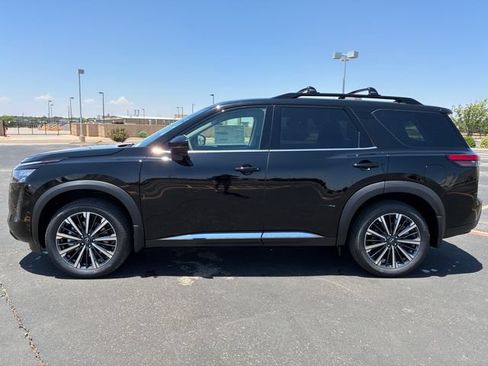 New 2026 Nissan Pathfinder Platinum FWD image 3