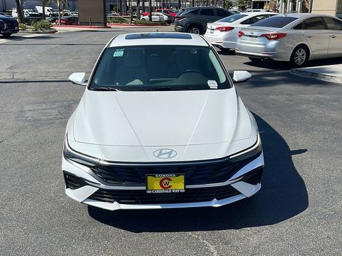 New 2025 Hyundai Elantra Limited image 2