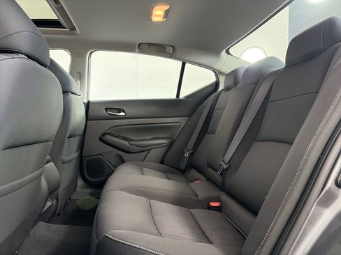 Certified 2021 Nissan Altima 2.5 SV w/ SV Premium Package AWD/4WD image 7
