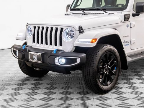 Used 2022 Jeep Wrangler Unlimited Sahara w/ Cold Weather Group image 35