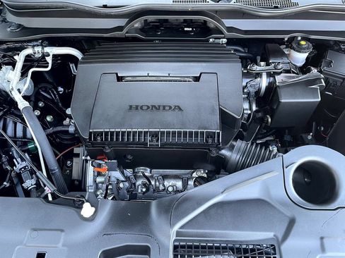 Used 2025 Honda Pilot EX-L image 8