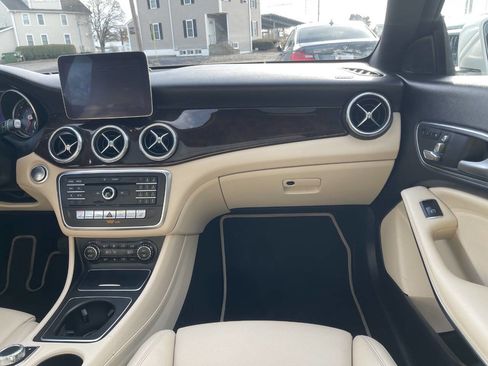 Used 2019 Mercedes-Benz CLA 250 4MATIC image 24
