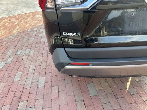 Used 2021 Toyota RAV4 Limited image 8