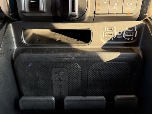 Used 2022 RAM 1500 Laramie AWD/4WD image 30