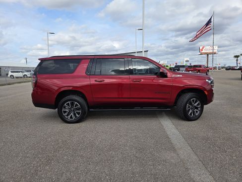 Used 2023 Chevrolet Suburban Z71 image 8